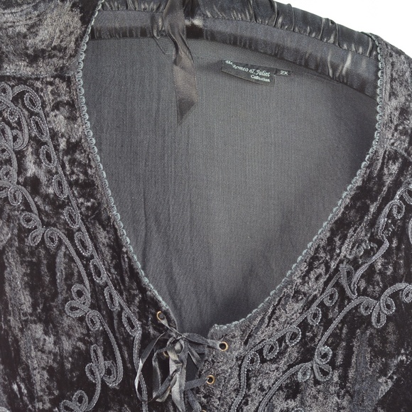 Velvet Embroidered Top SZ 2X Romeo & Juliet - Picture 4 of 7